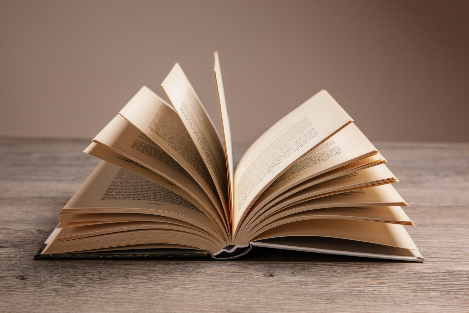 บทบาทของหนังสือในสังคมปัจจุบัน ความสำคัญที่ไม่เคยเปลี่ยนแปลง